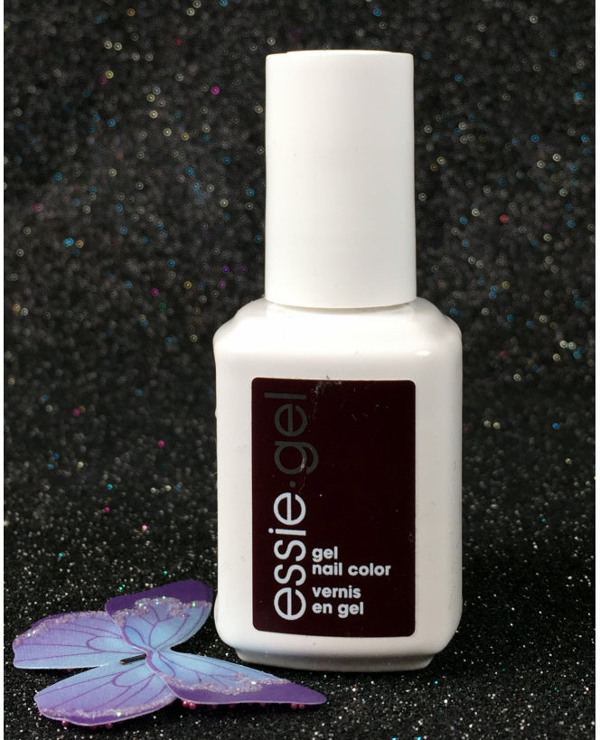 ESSIE GEL 935G IN THE LOBBY